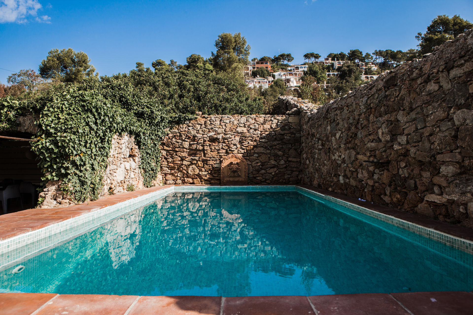 Outdoor pool and bar